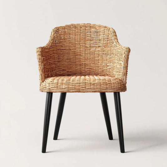 Fotel rattanowy z podłokietnikami na czarnych stalowych nogach, 58 × 60 × 82 cm